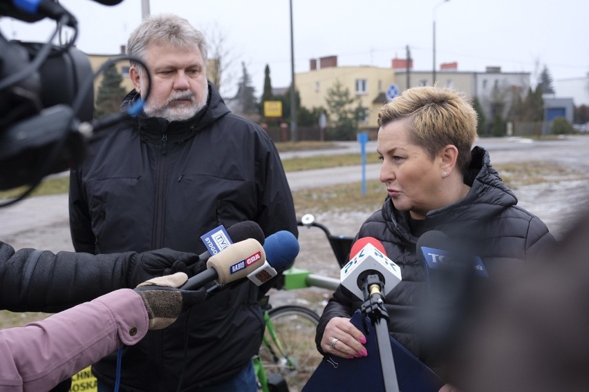 Dyrektor MZD Rafał Wiewiórski i rzeczniczka drogowców...