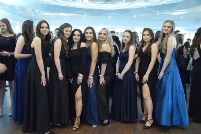 Trwa głosowanie na Miss Studni&oacute;wek 2022 w regionie radomskim. Zobacz TOP 5 kandydatek z największą ilością głos&oacute;w!

Do akcji zgłosić się można wypełniając formularz dostępny na naszej stronie. Zgłoszenia potrwają do poniedziałku, 28 lutego.

Najpiękniejsze uczestniczki i najprzystojniejszych uczestnik&oacute;w studni&oacute;wek wybierzemy w Radomiu i każdym z powiat&oacute;w naszego regionu.

SPRAWDŹ SZCZEG&Oacute