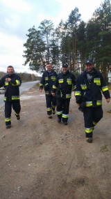 Wichura w powiecie puckim. Zerwany dach we Władysławowie, ranni strażacy | ZDJĘCIA