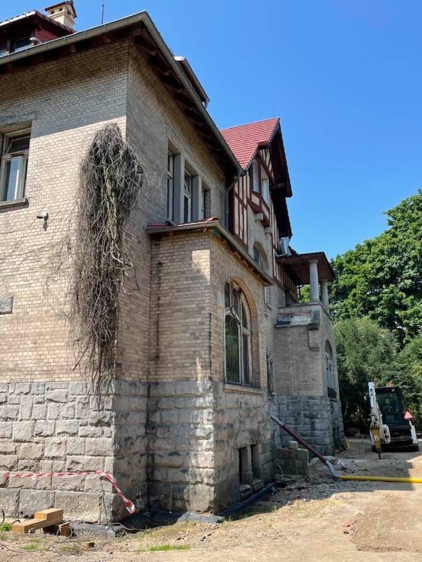 Secesyjna willa Maxa Erfurta w Jeleniej Górze przechodzi gruntowny remont