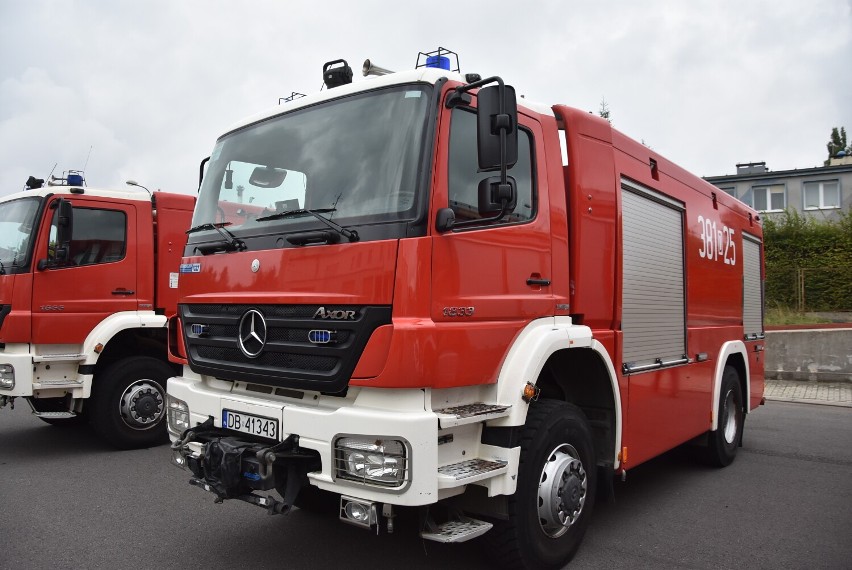 Wałbrzyscy strażacy mają dwa nowe samochody