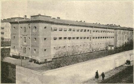 Zdjęcie więzienia z okresu przed II wojną światową