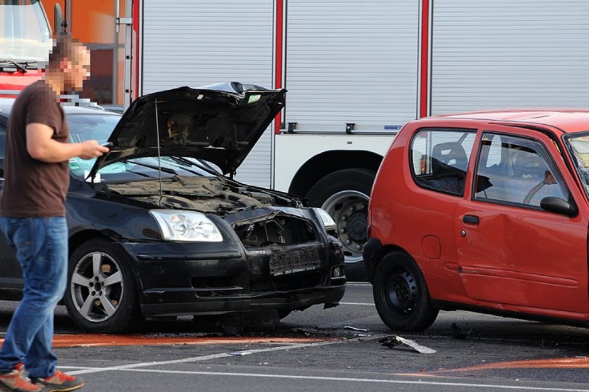 Wypadek na parkingu w Legnicy (ZDJĘCIA)