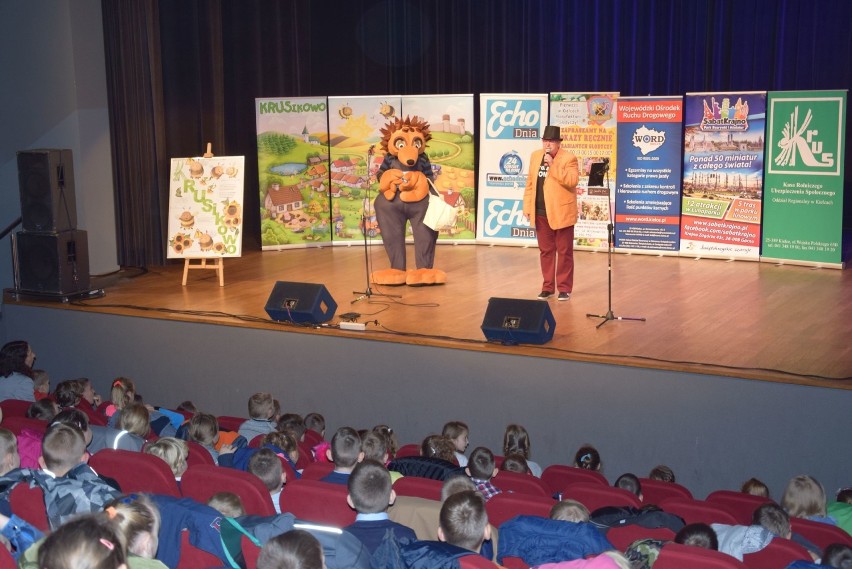 Świetna zabawa pierwszaków z powiatu jędrzejowskiego w Centrum Kultury. Zobacz zdjęcia  