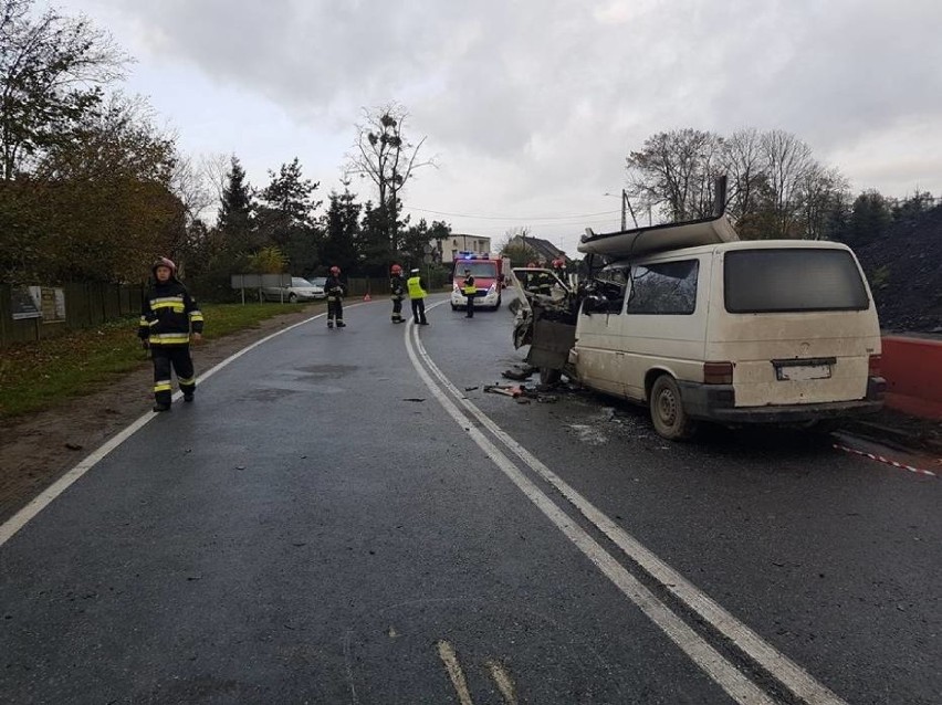 Dwie osoby zginęły w wypadku w Glinicy. 38-letni kierowca ciężarówki stanie przed sądem. Jechał zbyt szybko [ZDJĘCIA]