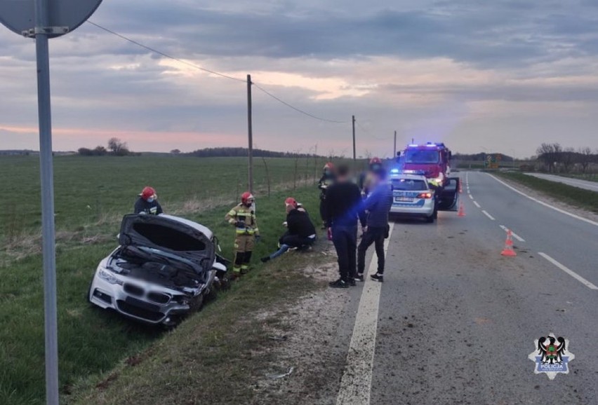 Pijany kierowca rozbił samochód w Wałbrzychu. Jego jazd...