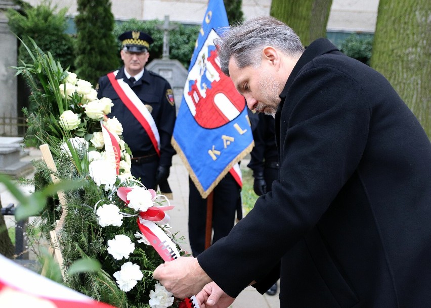 Prezydent Kalisza złożył kwiaty na grobie Gabrieli Zych w 14. rocznice katastrofy smoleńskiej