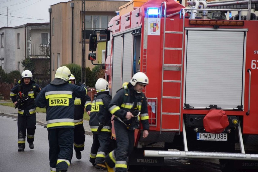 Wągrowiec: Pożar na Berdychowie. W płomieniach stanął budynek, w którym znajdowała się butla z gazem. Znane są ustalenia policji [ZDJĘCIA]