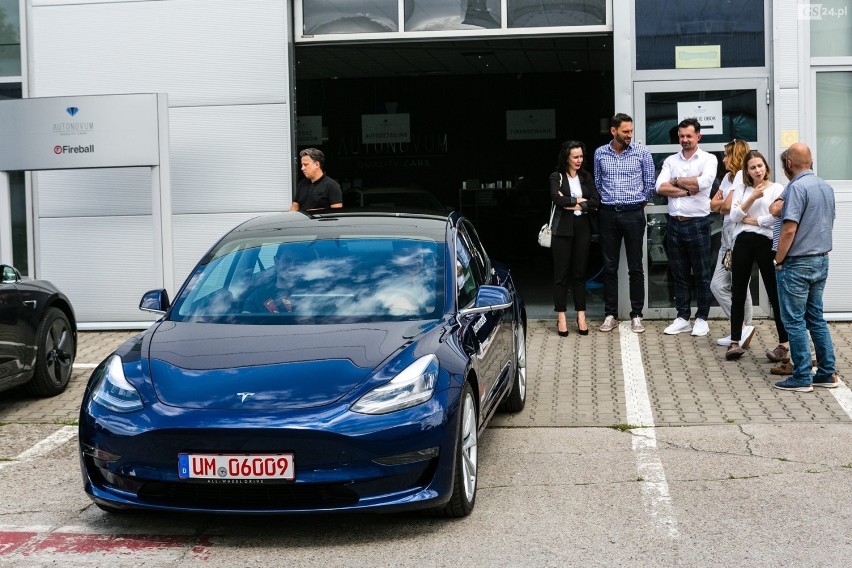 Szczecińska premiera i testy auta Tesla 3 [ZDJĘCIA]