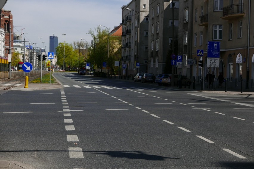 Puste ulice w Warszawie