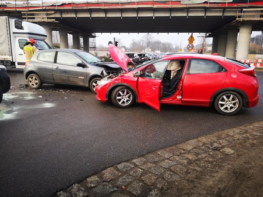 Na DK 10, na wysokości Lisiego Ogona, zderzyły się trzy...