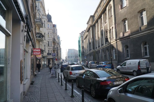 Ulica Szkolna w Poznaniu według planów Strategii rozwoju elektromobilności dla Miasta Poznania do roku 2035 jest jedną z ulic, do których nie można będzie wjechać samochodem z silnikiem spalinowym