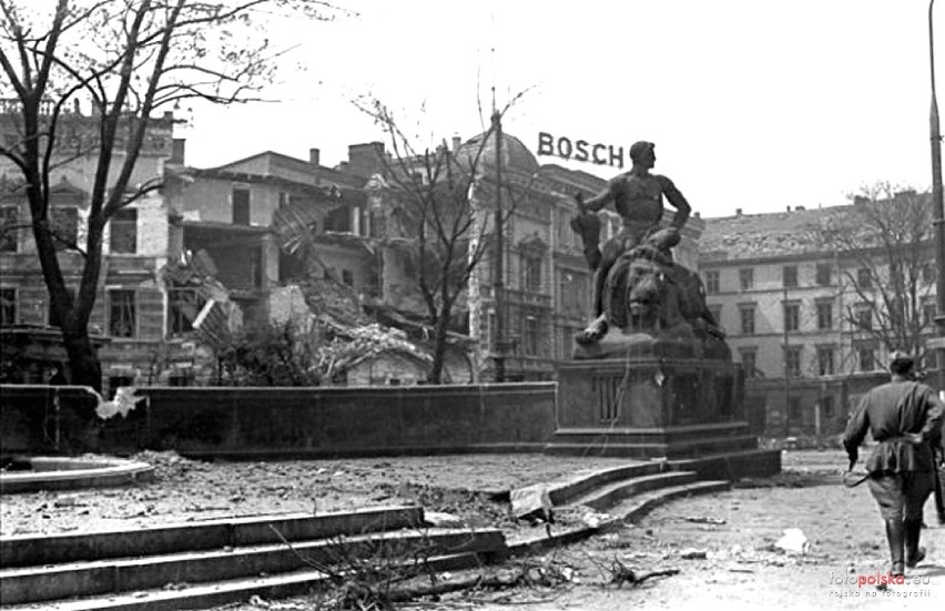 Wrocław. Tak zmieniał się plac Jana Pawła II od 1945 roku (UNIKATOWE ZDJĘCIA)