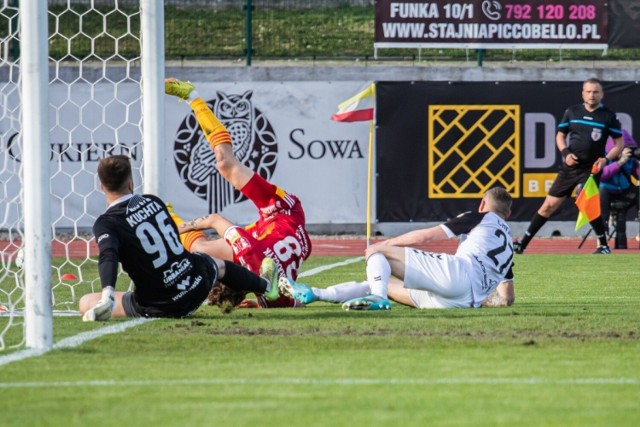 Piłkarze Sandecji mieli w Chojnicach wiele sytuacji, ale żadnej nie wykorzystali. Mimo obiecującej gry na Pomorzu nie zdobyli nawet punktu...