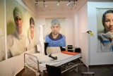 Wstrząsająca wystawa "Bohaterowie" trafiła do Żar. Zobaczcie niesamowite zdjęcia medyków ze 105. szpitala walczących z pandemią 