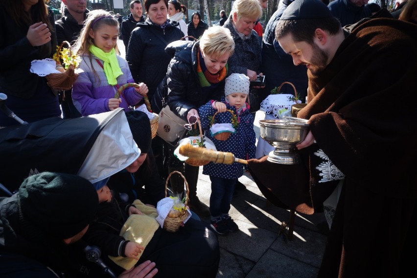 Święcenie potraw w Bazylice na Panewnikach.