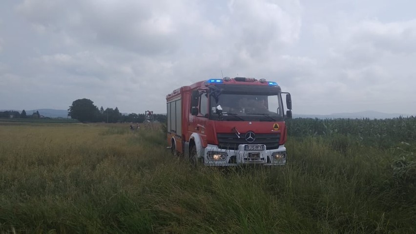 Chrząstówka. Awaryjne lądowanie samolotu, tragedia była o włos [ZDJĘCIA]