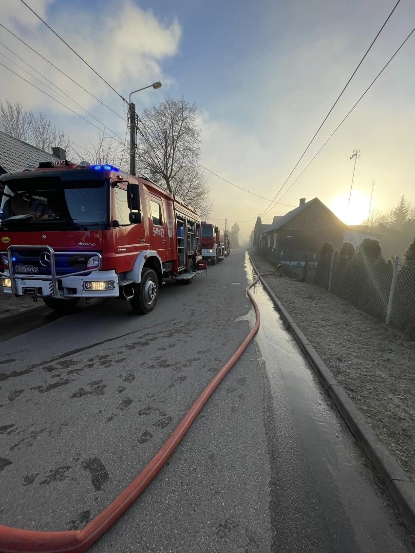 Pożar domu pod Warszawą. Zginęły dwie osoby