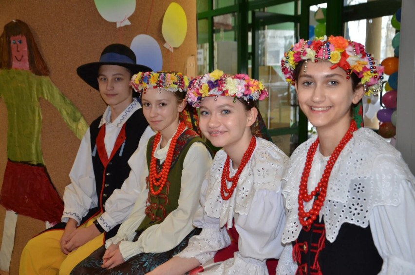 Szkoła Podstawowa im. Adama Mickiewicza w Świerklańcu ma już sto lat! Zdjęcia z jubileuszu