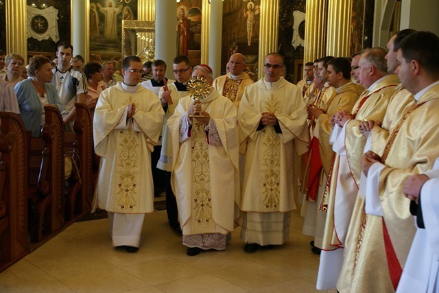 Uroczystej Mszy św. przewodniczył Prymas Polski, abp Józef...