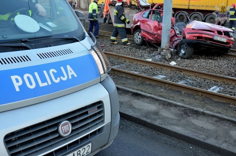 Korki na obwodnicy. Po wypadku przy Selgrosie zablokowany był pas ruchu [ZDJĘCIE INTERNAUTY]