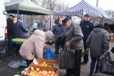 Koronawirus. Plac targowy w Radomsku znów otwarty. Targowisko będzie działało ze szczególnymi środkami ostrożności