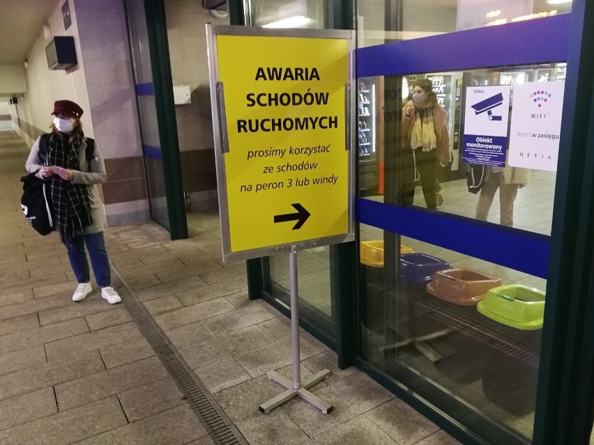 Ruchome schody na Dworcu Głównym w Toruniu znowu się zepsuły