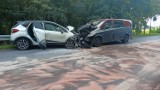 Czołowe zderzenie samochodów na DW491 w Zawadach 