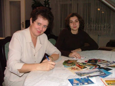 Halina i Tatiana Szewczenko dostały kartki świąteczne od znajomych z Polski i Kazachstanu.
