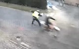 Tarnów Opolski. Motocyklista niemal staranował policjanta! Zobacz nagranie!