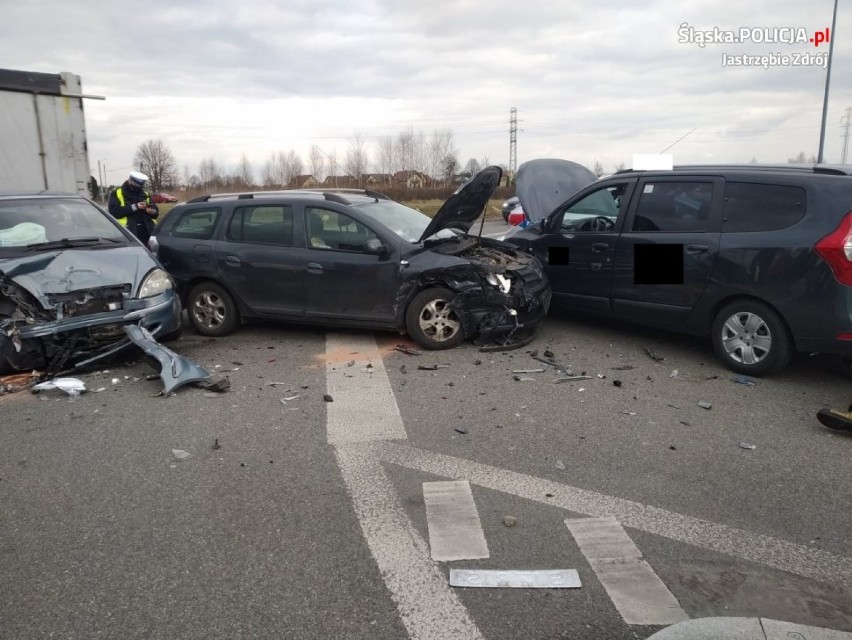 Wypadek w Jastrzębiu: na Pochwaciu zderzyły się trzy auta