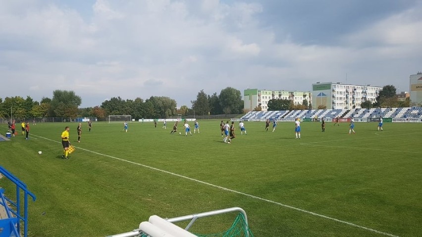 Mecz 8. kolejki III ligi Unia Janikowo - Kotwica Kołobrzeg. Zapis relacji na żywo