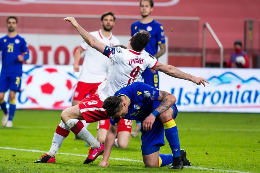 Znamy skład reprezentacji Polski na EURO 2020. Paulo Sousa powołał 27 zawodników, a czterech jest w rezerwie. Są spore niespodzianki!