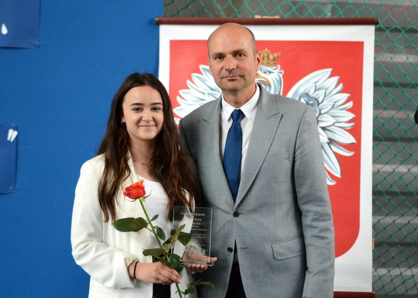 Najlepsi uczniowie z gminy Darłowo otrzymali nagrody [ZDJĘCIA]