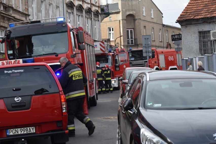 Ul. Łubieńskiego: trzy zastępy straży pożarnej. Powodem zadymienie