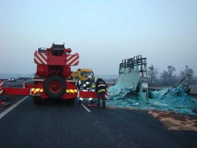 Na austroadę posypało się 20 ton szkła