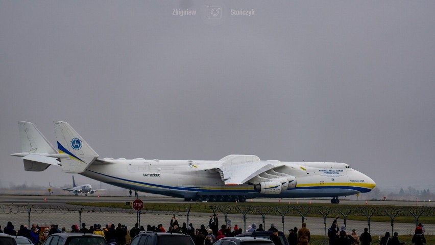 Antonow An-225 przeprowadził już dwa transporty aluminium z...