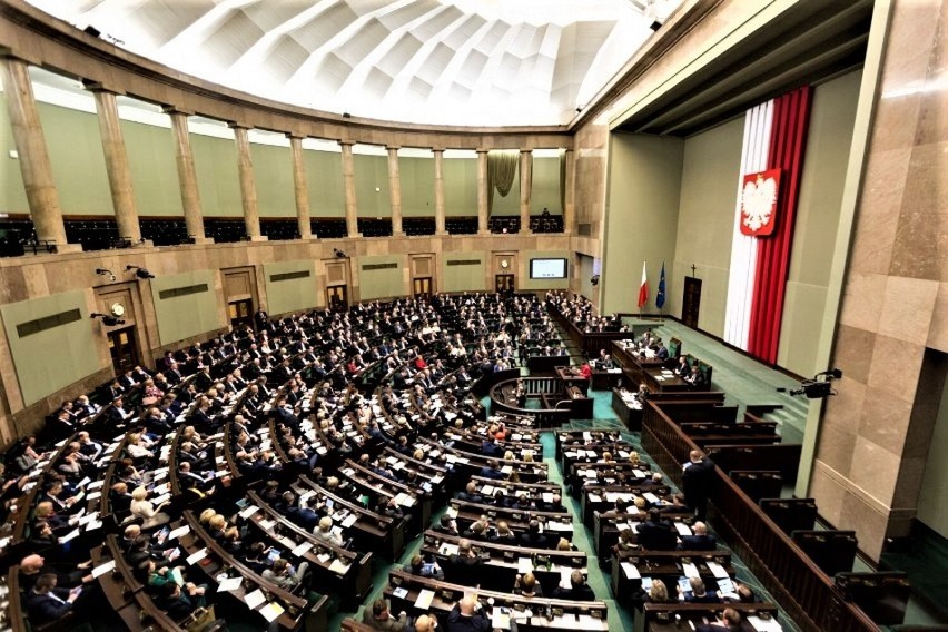 Parlamentarzyści złożyli oświadczenia majątkowe za 2021 rok
