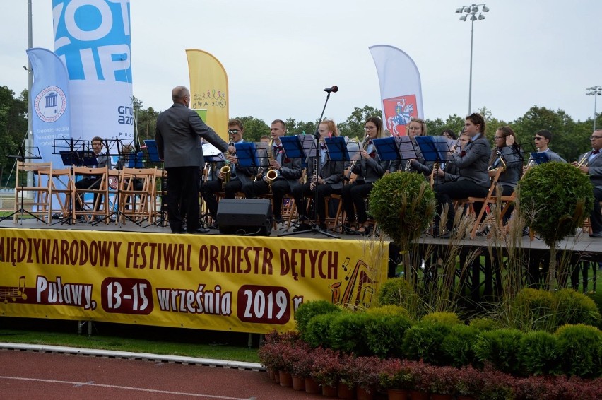 Orkiestra Chodzieskiego Domu Kultury zagrała na festiwalu w Puławach (ZDJĘCIA)