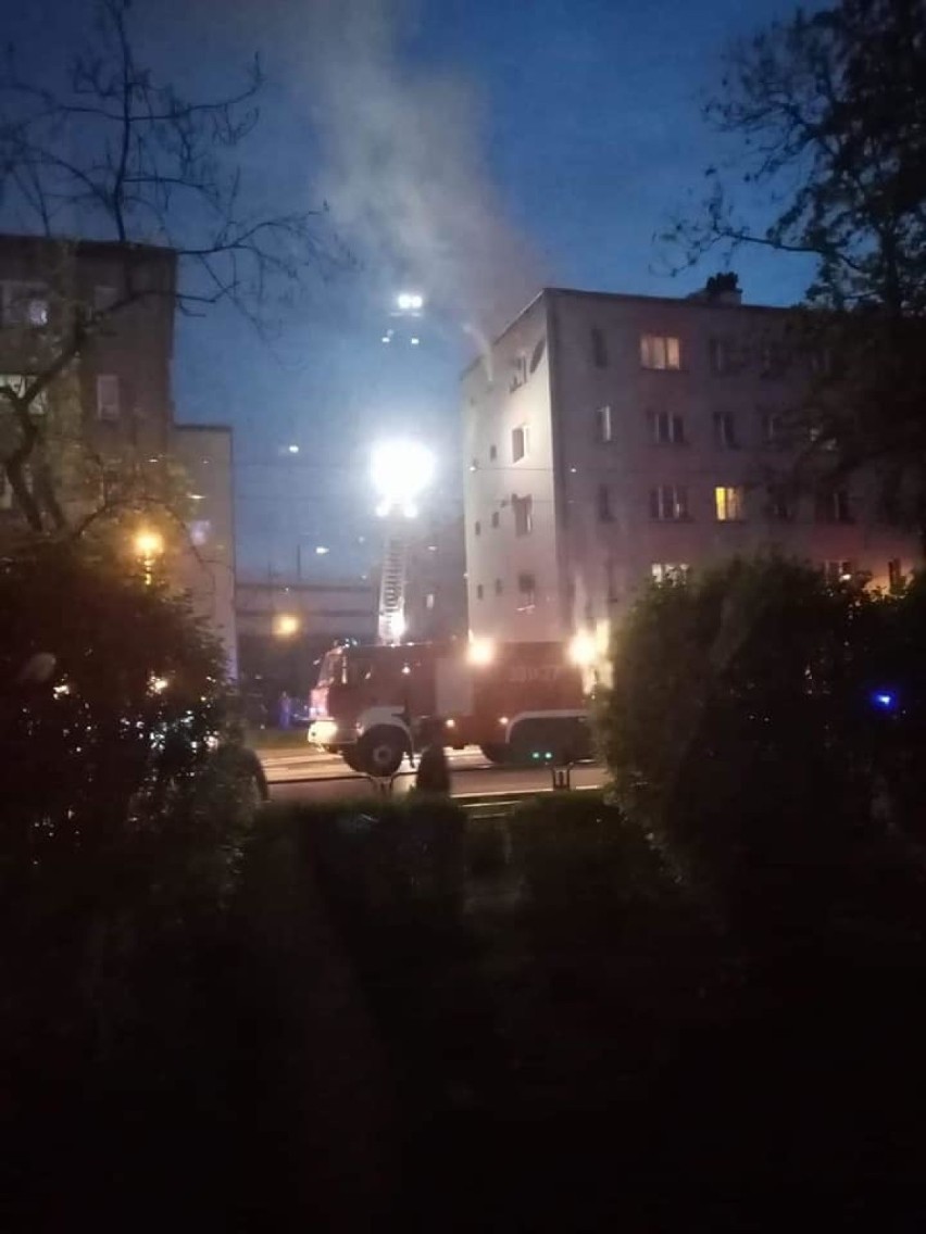 Katowice: Pożar w bloku w Szopienicach. Znaleziono zwłoki, ewakuowano 25 osób