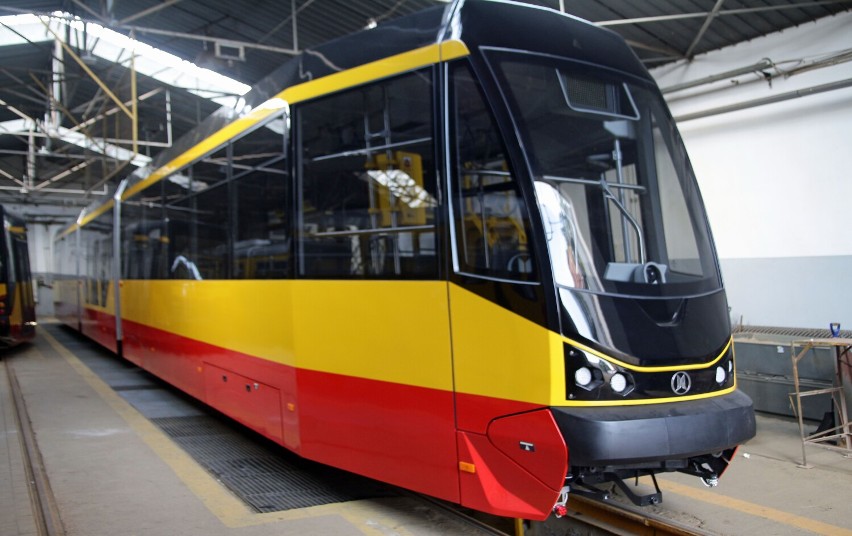 Pierwszy z czterech nowych tramwajów MZK jest już w...