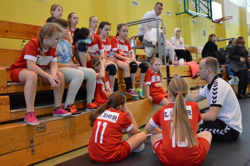 Sławno: UKS Lider Handball zagrał turniej [ZDJĘCIA, wideo] - rosną młode szczypiornistki