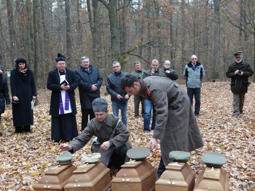 W piątek 6 listopada odbył się pochówek szczątków żołnierzy...