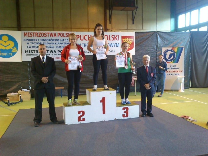 Mistrzostwa Polski w trójboju siłowym. Aż 14 medali zawodników Nadwiślanina Kwidzyn