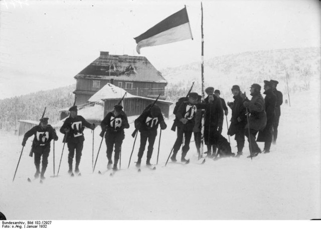 Przygotowanie do zawodów „Military Patrol”-Karkonosze (Hala Szrenicka) 1932 r.