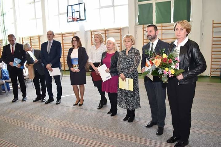 Dziś  Zespół Szkół Ekonomiczno Usługowych w Żychlinie przeżywał Święto Patrona szkoły .