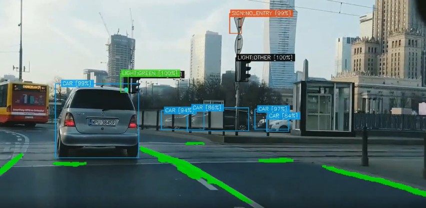 Autonomiczny samochód "ADAŚ" wyjechał na ulice Warszawy. To inteligentny i najnowocześniejszy prototyp studentów PW