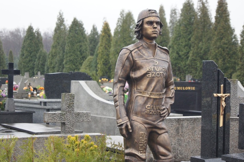 Tarnów: pomnik Krystiana Rempały na cmentarzu w Mościcach