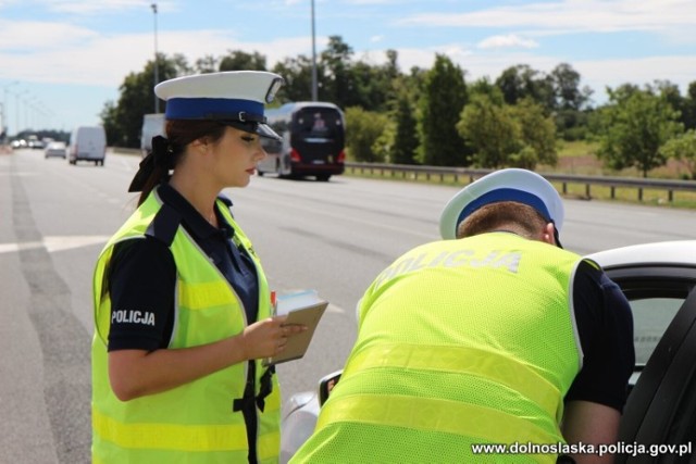 Policjanci wykorzystają radiowozy oznakowane i te nieoznakowane z wideorejestratorami, które to pozwalają namierzać piratów drogowych, stwarzających niebezpieczeństwo dla innych użytkowników dróg