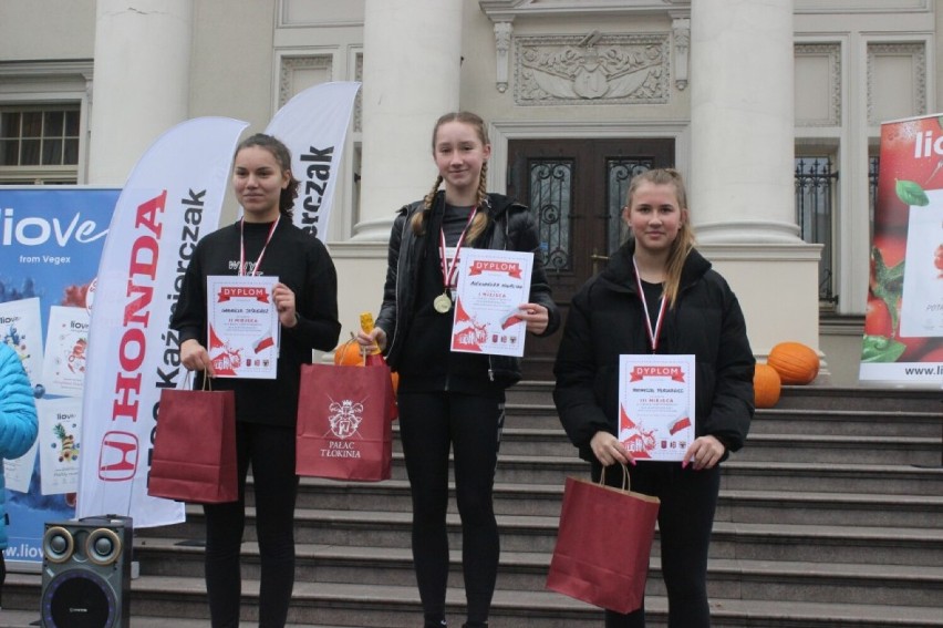 Bieg Chrystowskich w Tłokinii Kościelnej. Wystartowały również dzieci i młodzież. ZDJĘCIA